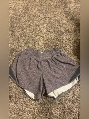 Lululemon hotty hot size 4 tall grey!